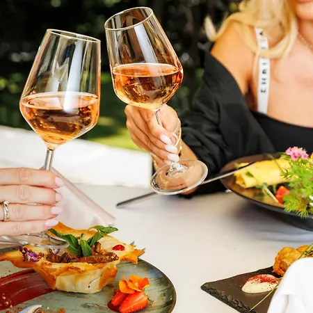 Хотел армира