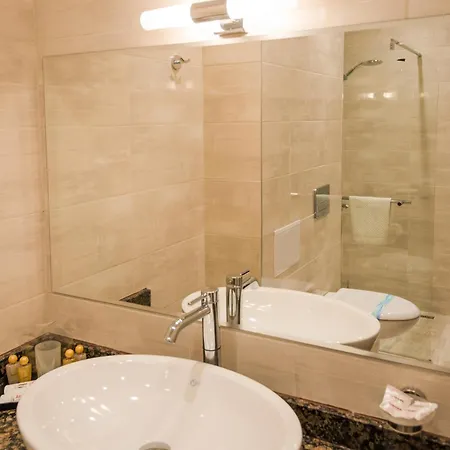 Armira Hotel