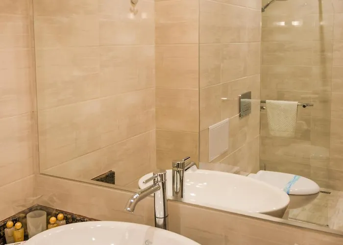 армира Хотел